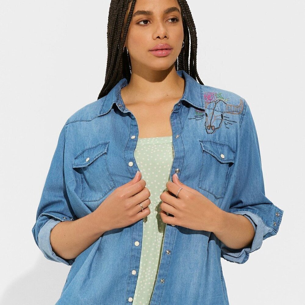 Torrid - Denim Western Embroidery Button Up Shirt in Medium Wash​​​​​​​​